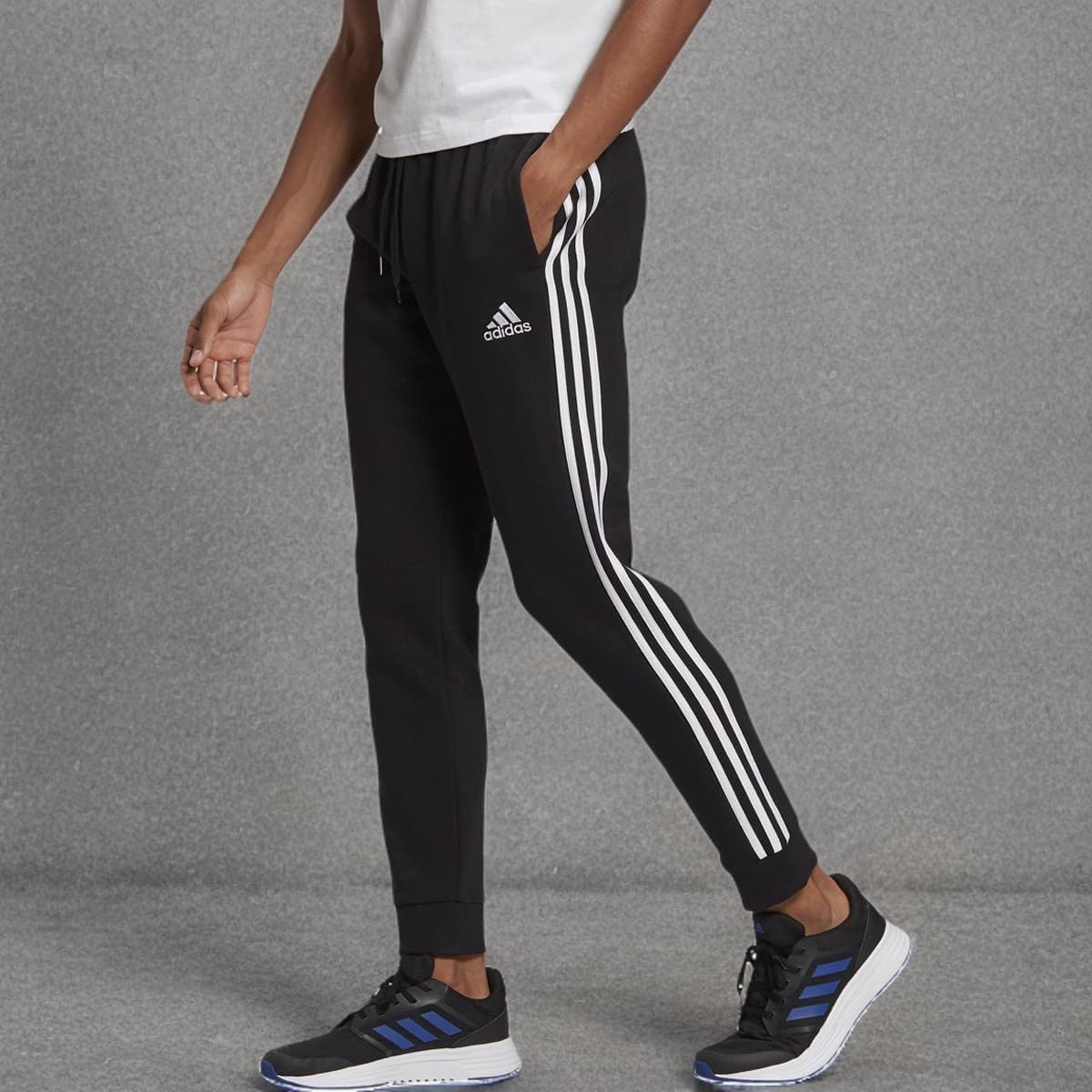 Men's Essentials Fleece Tapered Cuff 3-Stripes Pants